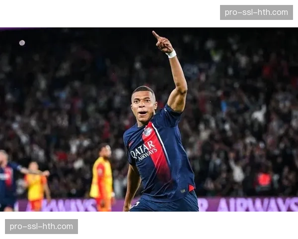 巴黎圣日耳曼2-0领先斯特拉斯堡,姆巴佩点射破门 巴黎圣日耳曼2-0领先斯特拉斯堡,姆巴佩点射破门